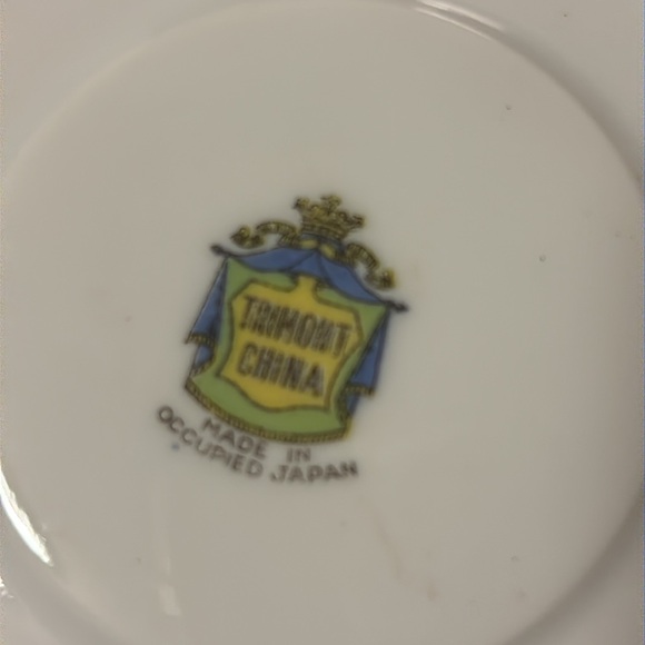 TRIMONT CHINA MADE IN OCCUPIED JAPAN Black Floral Teacup and Saucer Set - Picture 3 of 6